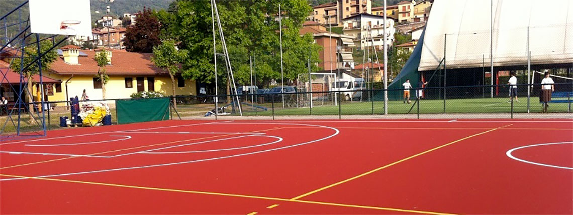 Pavimentazione sportiva in resina campo basket