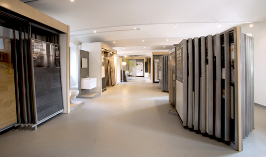 pannelli in esposizione superfici e rivestimenti in ceramica